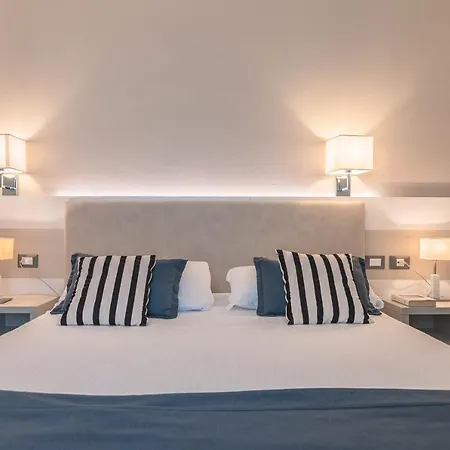 Hotel Anthony 4*