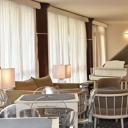 Hotel Anthony 4*